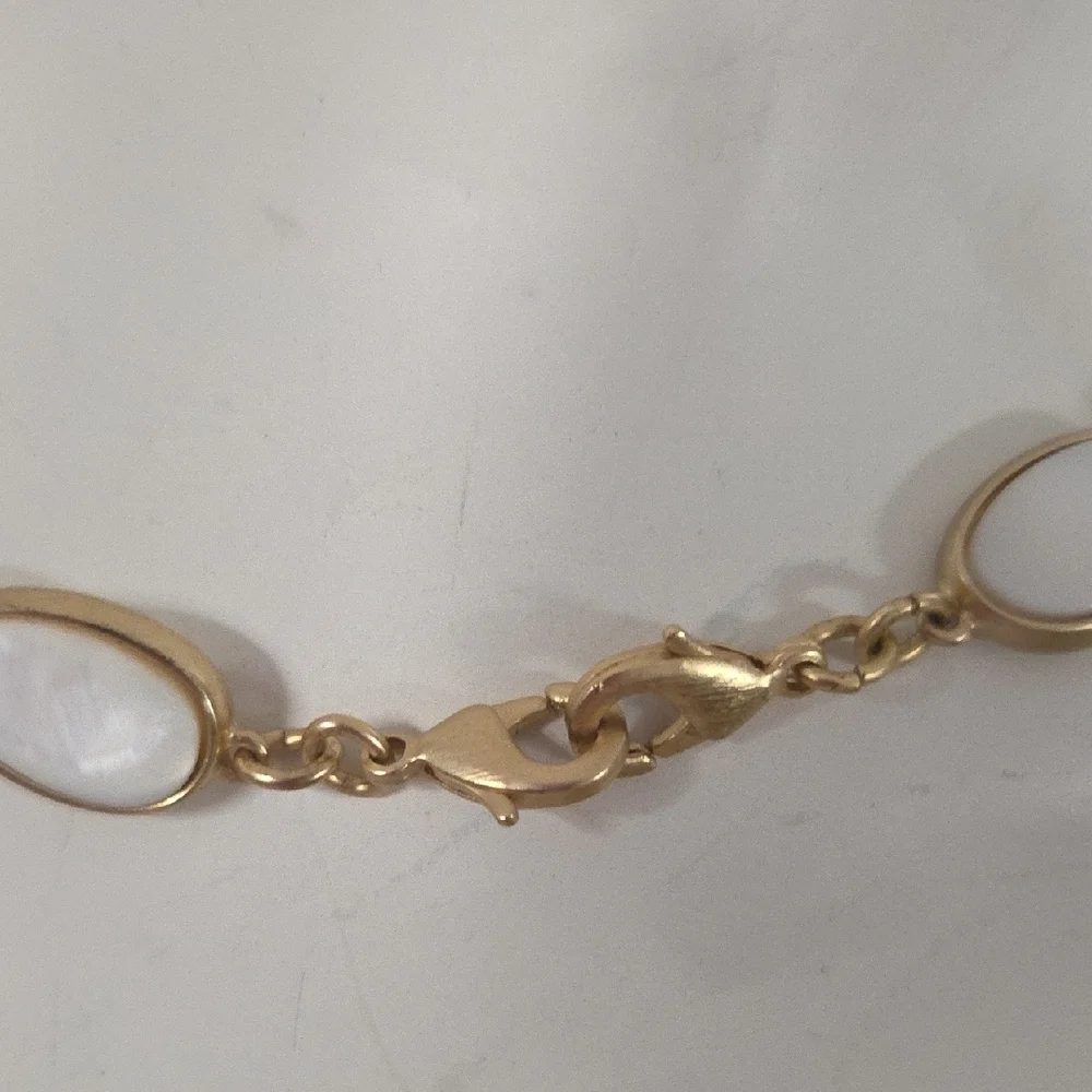 Chic Gold & White Necklace | Elegant Minimalist Statement Jewelry.